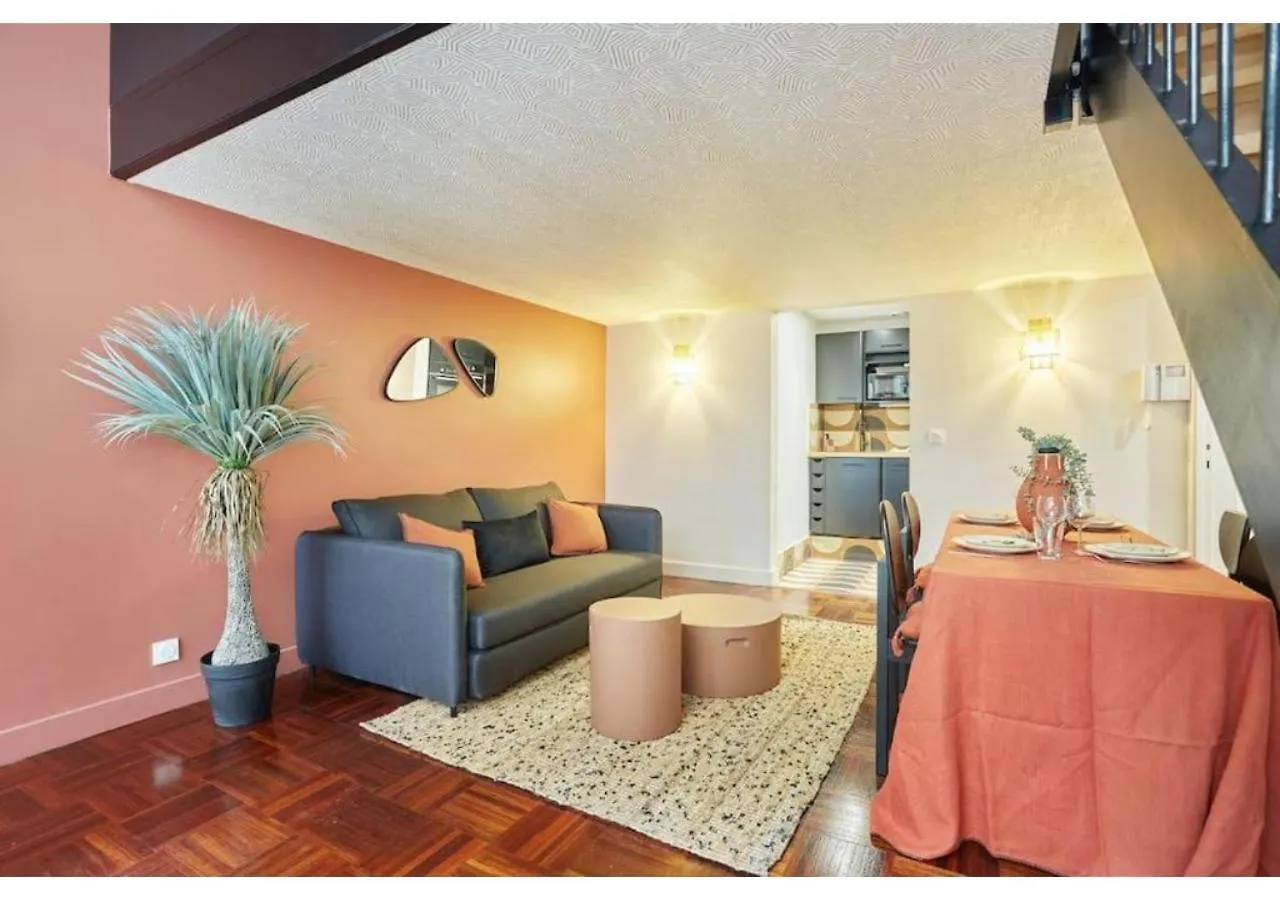 Apartment Le Marais Place Des Vosges By Studio Prestige Párizs Franciaország