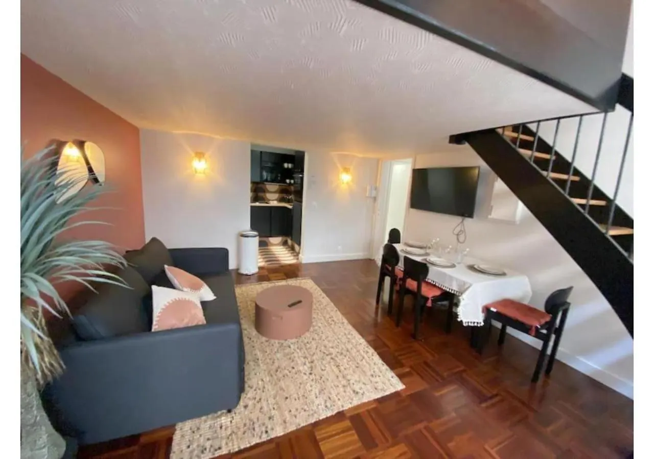 Apartment Le Marais Place Des Vosges By Studio Prestige Párizs