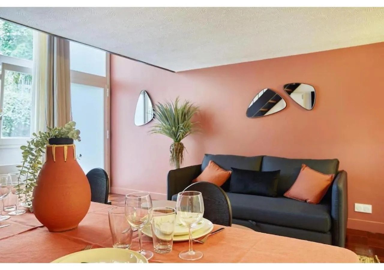 Apartment Le Marais Place Des Vosges By Studio Prestige Paris