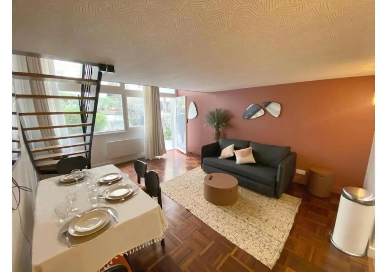 Apartment Le Marais Place Des Vosges By Studio Prestige Párizs